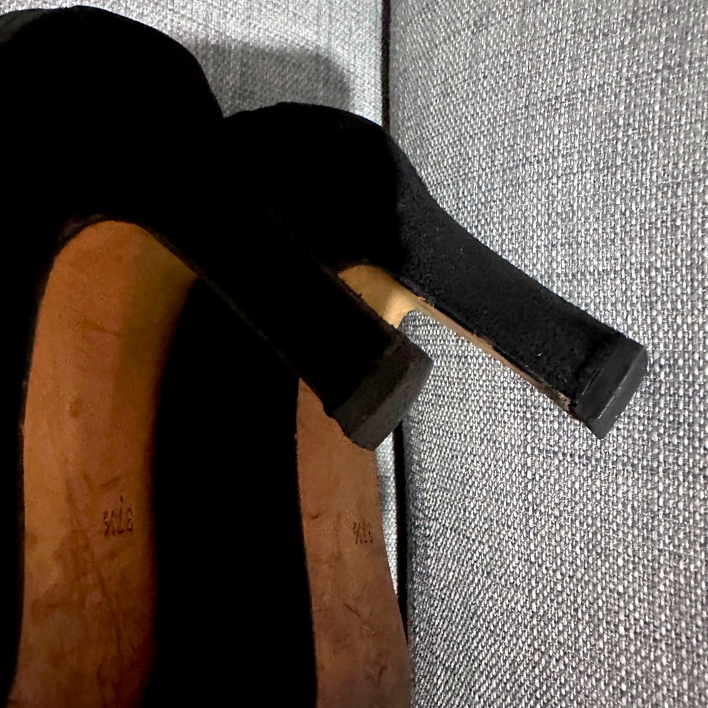 Manolo Blahnik Pumps size 7.5 - Picture 7 of 9
